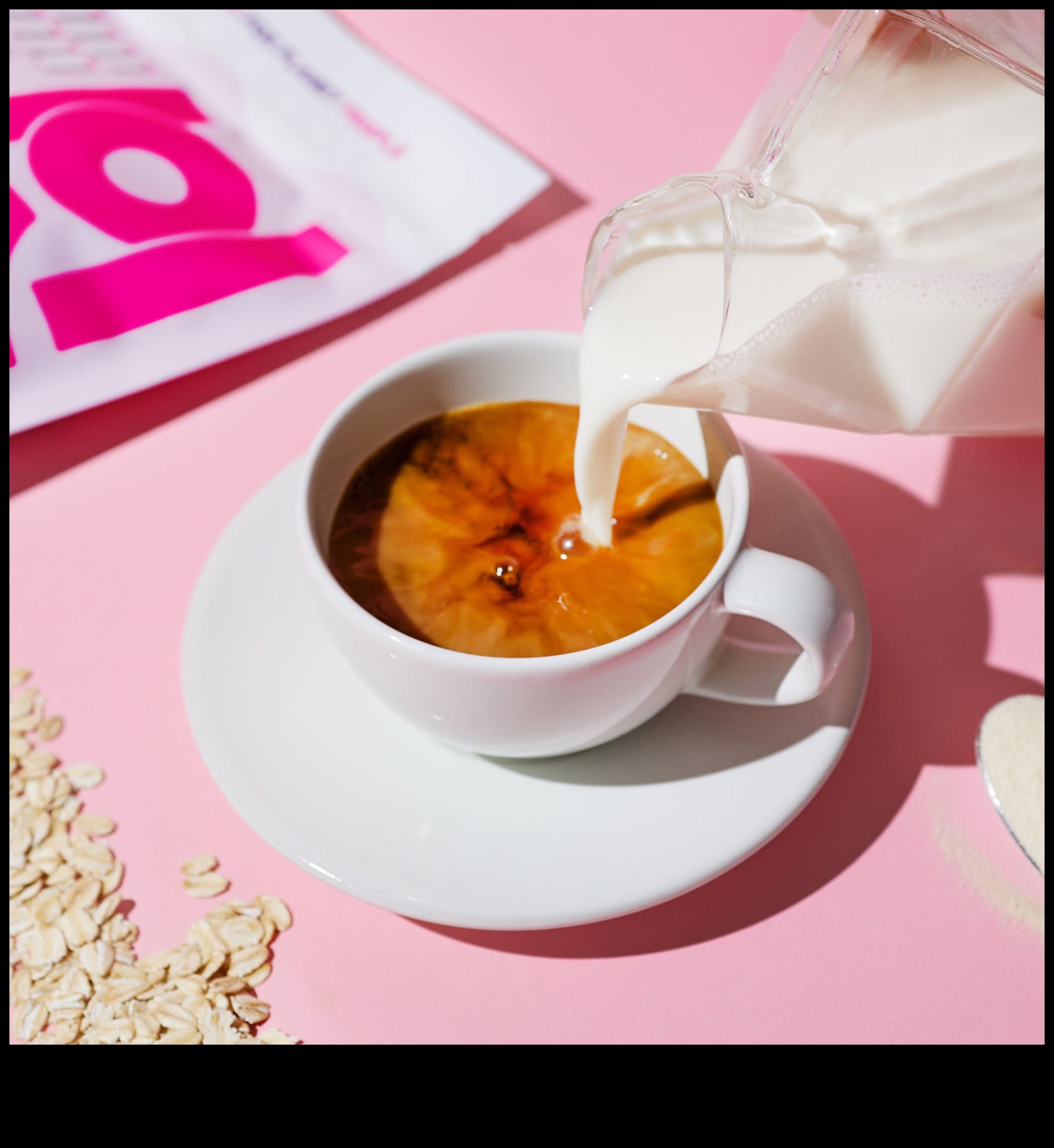 فرحة الصباح: احتساء حليب الشوفان الكريمي والنقي