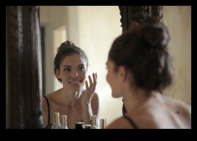 تخصيص روتينك: تصميم العناية بالبشرة حسب نوع بشرتك الفريد