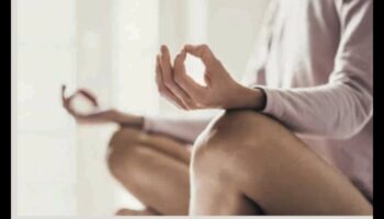 الحياة الواعية: إطلاق العنان للمكافآت المادية لممارسات التأمل اليومية