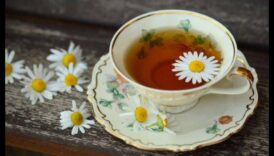 هدوء الصباح: ابدأ يومك بشكل صحيح مع كوب من شاي البابونج