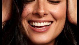 هل الأقل أكثر؟ استكشاف جاذبية المكياج الطبيعي البسيط