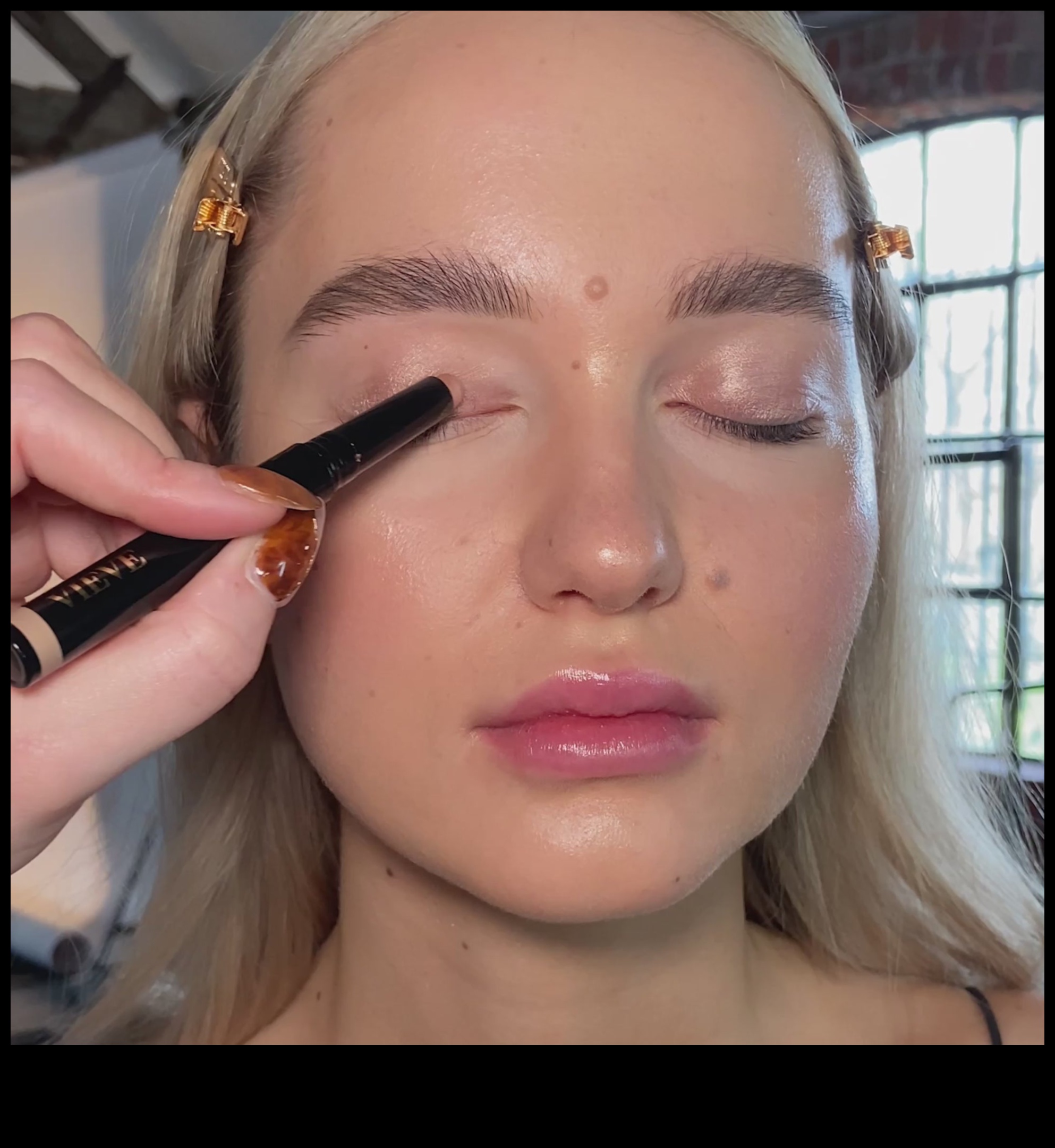 أساسيات ظلال العيون: ظلال لا غنى عنها لكل مجموعة مكياج