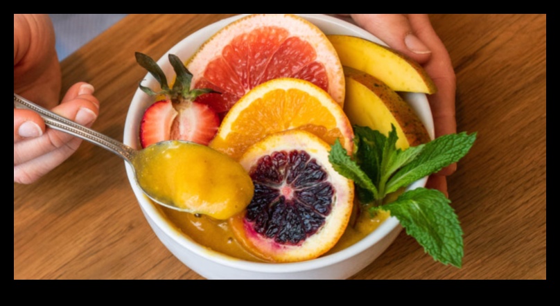 الأناقة الاستوائية: احتساء عصائر الفاكهة الطازجة الرائعة بأناقة