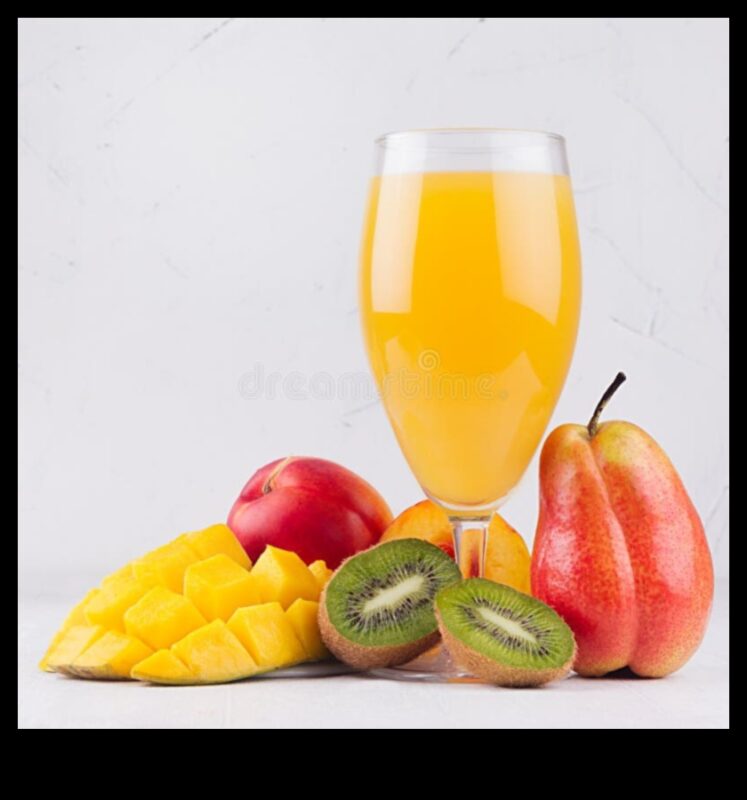 الأناقة الاستوائية: احتساء عصائر الفاكهة الطازجة الرائعة بأناقة